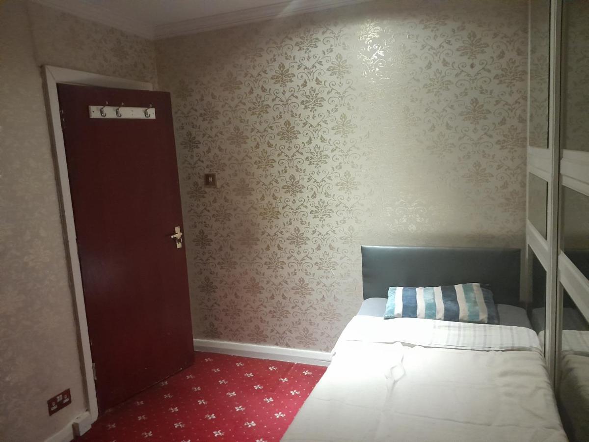Апартаменти Lovely 1-Bed Studio In Лондон Екстер'єр фото