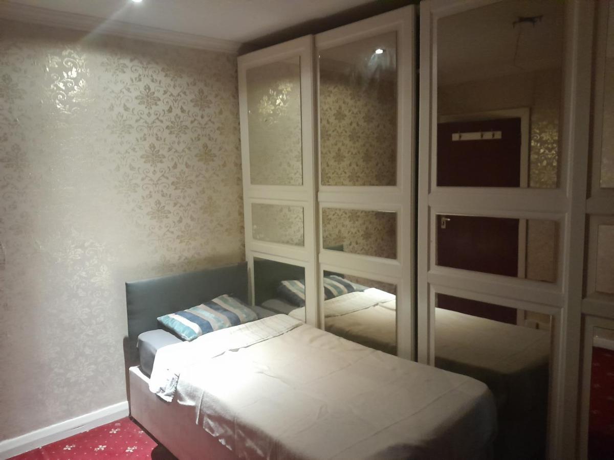 Апартаменти Lovely 1-Bed Studio In Лондон Екстер'єр фото