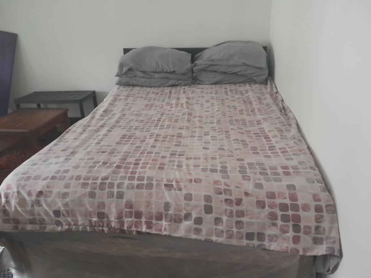 Апартаменти Lovely 1-Bed Studio In Лондон Екстер'єр фото