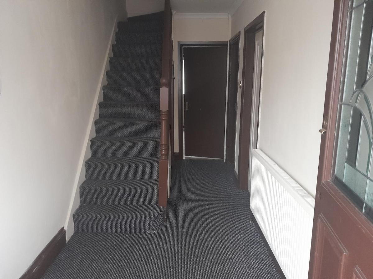 Апартаменти Lovely 1-Bed Studio In Лондон Екстер'єр фото