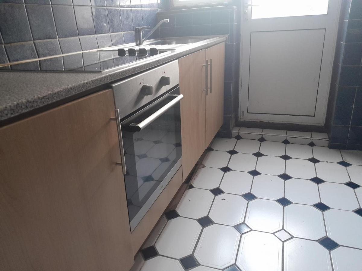 Апартаменти Lovely 1-Bed Studio In Лондон Екстер'єр фото