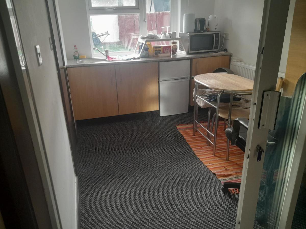 Апартаменти Lovely 1-Bed Studio In Лондон Екстер'єр фото